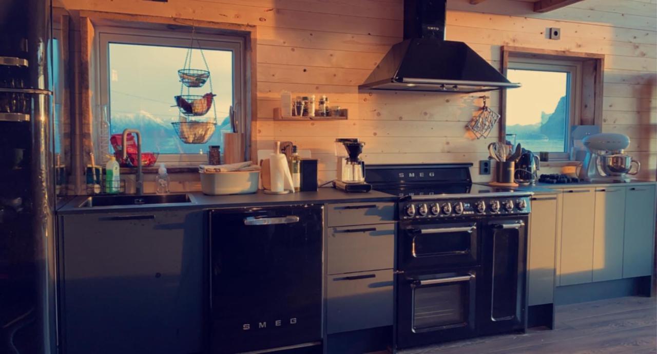 Unique Barnhouse In Amazing Gimsoy In Lofoten Saupstad  エクステリア 写真